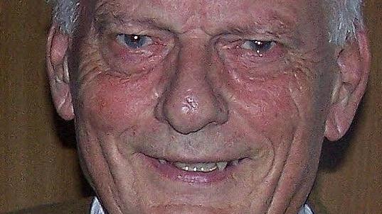 Buchautor und Bierenthusiast Helmut Geiger und ...