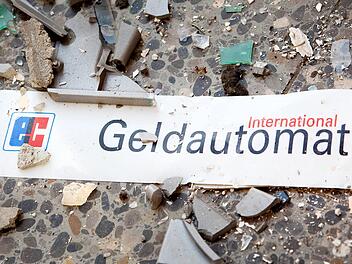 Großeinsatz der Polizei in der Nacht in Drais, weil ein Geldautomat gesprengt wurde (Symbolbild)