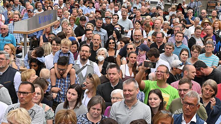 Das Bierfest 2022 hat begonnen. Foto: Ronald Rinklef