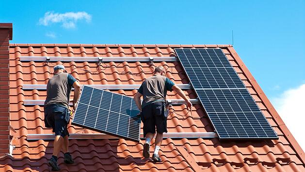 Komplett-Solaranlage für 'n Appel und 'n Ei: Selbst die Montage ist fast geschenkt