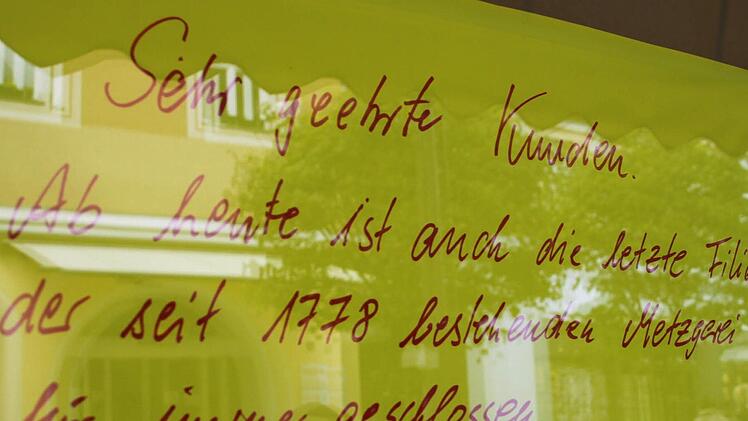 So hat sich die Kulmbacher Traditionsmetzgerei im April 2014 von ihren Kunden verabschiedet. Am Mittwoch hat das Amtsgericht Hof einen Schlussstrich unter das Kapitel gezogen. Foto: Stephan TIroch