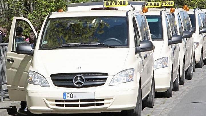In Kleinbussen mit bis zu acht Sitzplätzen werden die Kinder der Pestalozzischule heimgefahren.  Foto: Hofbauer