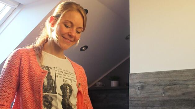 Julia D&uuml;rrbeck kocht gerne mit regionalen und saisonalen Produkten. Foto: Theresa Schiffl