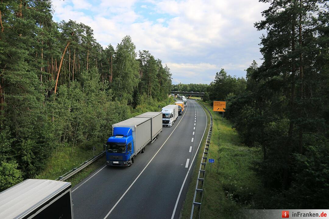 Brennendes Auto auf der A73 bei Bamberg