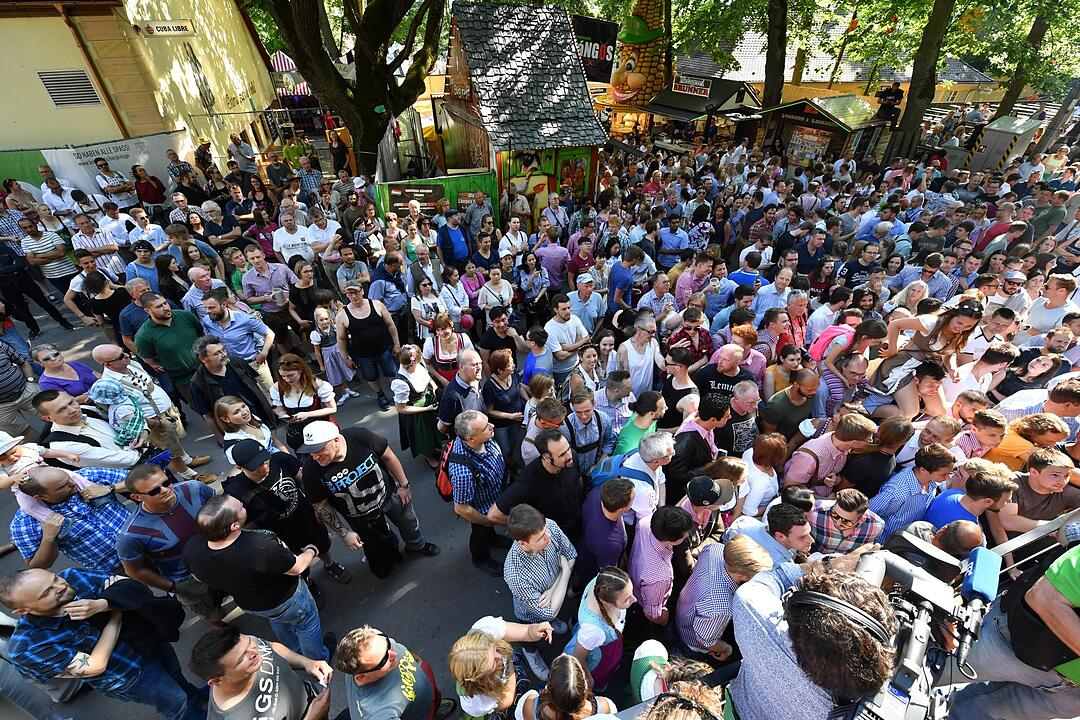 Bergkirchweih 2017: Drei Schläge zum Bieranstich