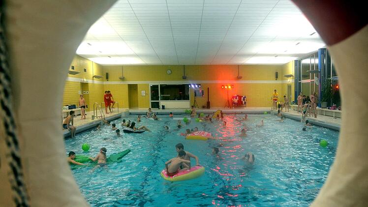 Über 100 Kinder feierten bei der diesjährigen eine  Poolparty. Foto:  Peter Rauch