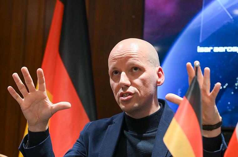 Rüstungsfirmen planen bis 2029 Satelliten-Netz im All