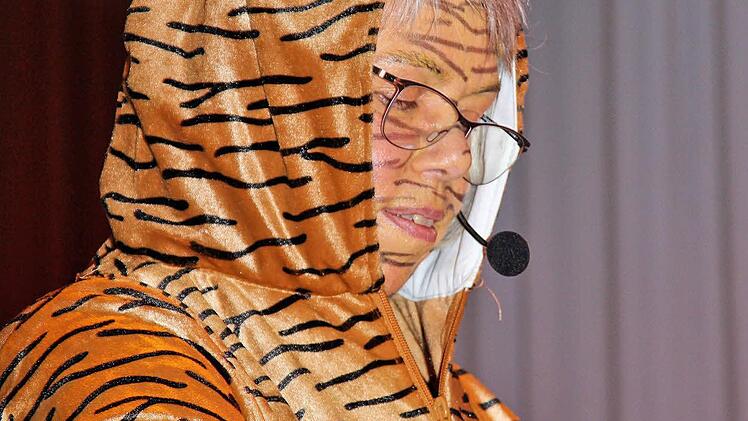 Susanne Störcher philosophierte über das Rentner-Tigerleben.  Foto: Dieter Britz