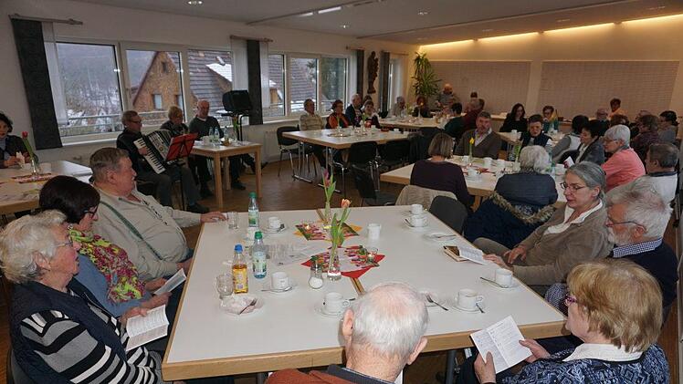Auf reges Interesse stieß der Sing- und Erzählnachmittag mit dem Rhönklub  Zweigverein Walddörfer. Marion Eckert