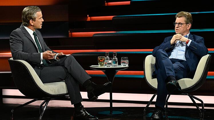 Die Meinungsverschiedenheiten von SPD-Politiker Ralf Stegner (rechts) und dem JU-Vorsitzendem Johannes Winkler ließen Moderator Markus Lanz irritiert zurück.