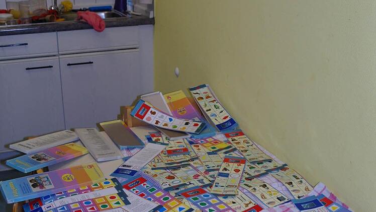 Die Küche des Kothener Kindergartens ist der einzige vom Wasser verschonte Raum. Dort trocknet pädagogisches Spielmaterial.