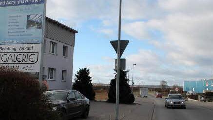 Der Anfang des Hallstätter Weges an dem Gebäude, in dem früher de Firma Kufky war, von welcher der erste Namen stammt.