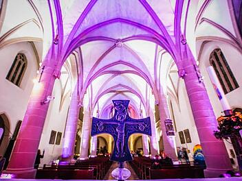 Auch die Stadtpfarrkirche gehört zu den 14 von "Jung4" beleuchteten Lichtpunkten heuer bei "Kronach leuchtet". Foto: Hendrik Steffens