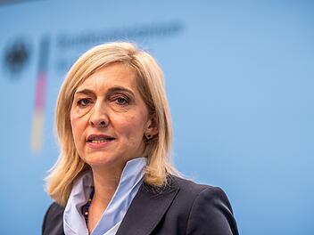 Krankenkassen: Reformpl&auml;ne, Beitragserh&ouml;hungen und Streit um Prim&auml;rversorgung