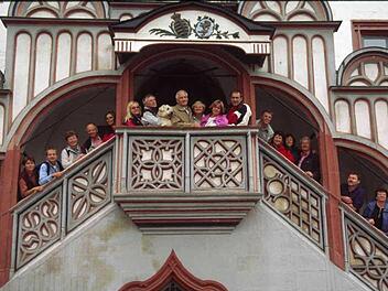 Als die Partnerschaft noch lebendig war: Dieses Bild entstand 2004, als der Alpenverein Forchheim Pößneck besuchte, um gemeinsam mit den Partnern "reizvolle Plätze" zu erkunden.  Foto: Archiv/FT