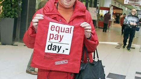 Gerlinde Drechsler (75) war Verwaltungsangestellte. Auch sie hat ihren Beruf der Kinder wegen unterbrochen. "Mir fehlen 13 Jahre", sagt sie, bereut die Unterbrechung aber nicht.  Foto: Adam