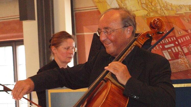 Der Cellist Karlheinz Busch und die Cembalistin Natalia Solotych interpretierten eine Sonata von Antonio Vivaldi.  Foto: Alfred Thieret