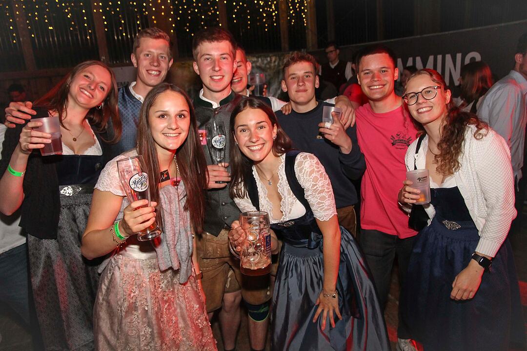 Gefeiert wurde mit der Kult-Partyrockband Radspitz!