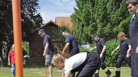 Wer die letzte Kiste über die Ziellinie brachte, der hatte das Kistenrennen gewonnen.