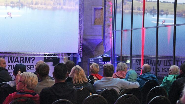 Am Dienstagabend fand für geladene Gäste eine Vorabvorführung statt. Alles klappte perfekt. Foto: Katharina Müller-Sanke