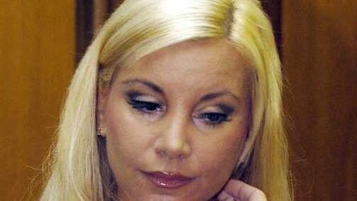 Tatjana Gsell steht am Dienstag (20.07.2004) im Gerichtssaal des Nürnberger Amtsgerichts. Foto: Armin Weigel dpa/lby