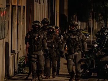 SEK stürmt Wohnhaus im Kreis Ansbach: Frau meldet Bedrohung SEK stürmt Wohnhaus im Kreis Ansbach: Frau meldet Bedrohung