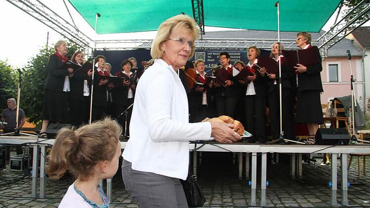 Der Landfrauenchor bei seinem Auftritt.