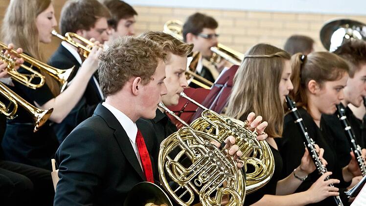 Unter der Leitung von Till Fabian Weser gastierte das Jugendsymphonieorchester Oberfranken erstmals in Bad Rodach.Foto: Jochen Berger