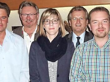 Der neue Vorstand der Orchesterschule Pressig-Stockheim (v. l.): Jens Lang, Matthias Grebner, Bürgermeister Hans Pietz, Miriam Baierlipp, Bürgermeister Rainer Detsch, Andreas Thiel sowie Stefan Heinlein Foto: gf