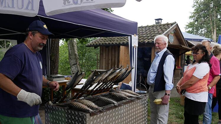 Ein Hochgenuss waren die Makrelen und Forellen frisch vom Grill. Foto: Manja von Nida