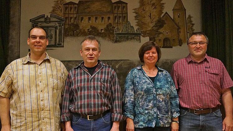 Der Vorstand des Trägervereins Gemeinschaftshaus Waizenbach (v.l.): Thomas Wießner, Wolfgang Kreuzer, Andrea Schottdorf und Norbert Kreuzer.. Foto: Gerd Schaar