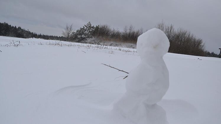 Der erste Schneemann. Foto: Johannes Schlereth