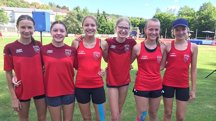 Die U14-Schülerinnen des TSV Oberthulba setzten sich mit ihren Teamsieg in der Bayerischen Rangliste an die Spitze. Im Bild (von links) Maris Amthor, Sara Schmitt, Antonia Haas, Anne Granich, Annika Henz und Katharina Haas. Foto: Roland Fröhlich