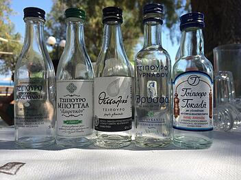 Irrte allein durch griechisches Hotel: Deutscher Tourist vergisst Kind im Ouzo-Rausch