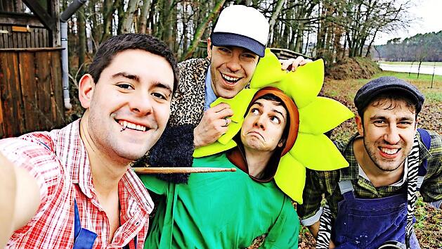 Die "Hobbyg&auml;rtner" stehen auf lustige Outfits. Foto: privat