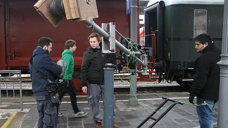Vorbereitungen für den Dreh am Bahnhof.