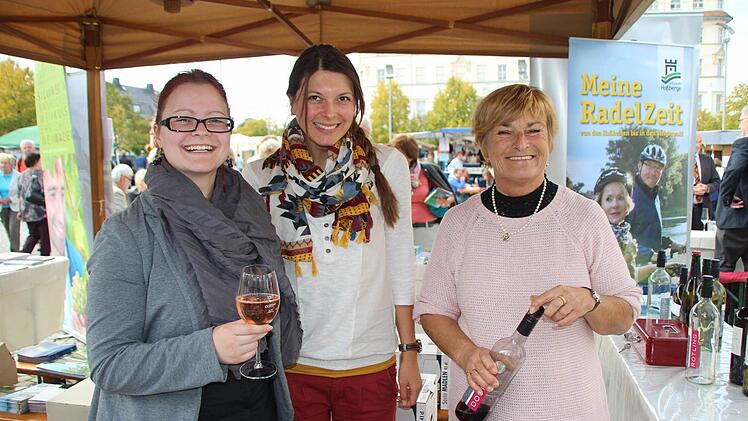 Der Tourismusverband Haßberge war mit einem Infostand vertreten - Weinproben inklusive. Foto: Oliver Schmidt