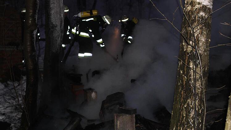 In Nordhalben brannte eine Gartenhütte komplett aus. Foto: Michael Wunder