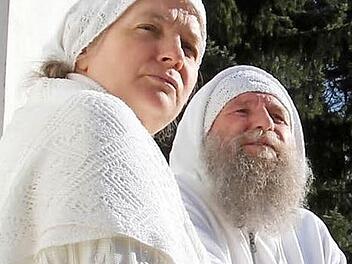 Der Guru aus Lonnerstadt mit seiner Freundin.  Archivfoto: Bauriedel