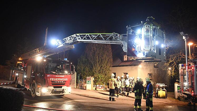 Zimmerbrand am Unterauracher Weg. Foto: Ronald Rinklef