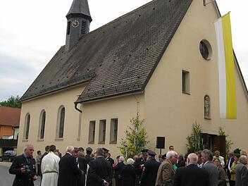 Die Kath. Filialkirche Mariä Himmelfahrt in Höfen wurde vor 125 Jahren geweiht. Foto: Dieter Grams