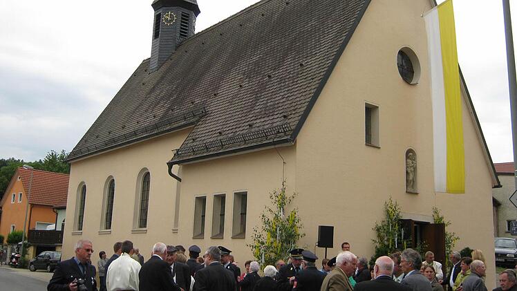 Die Kath. Filialkirche Mariä Himmelfahrt in Höfen wurde vor 125 Jahren geweiht. Foto: Dieter Grams