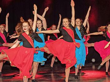 "Emotion Dance" vom Karnevalsverein Weidach begeisterten mit einem Showtanz aus "1001 Nacht". Foto: Klaus Gagel