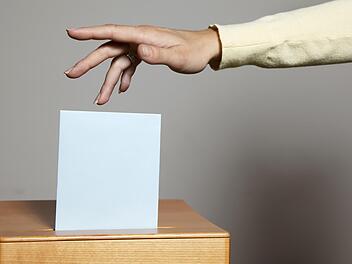 Wenige Wahllokale könnten sich schlecht auf die Beteiligung auswirken, fürchten Mitglieder des Stadtrats in Rödental. Foto: CT-Archiv