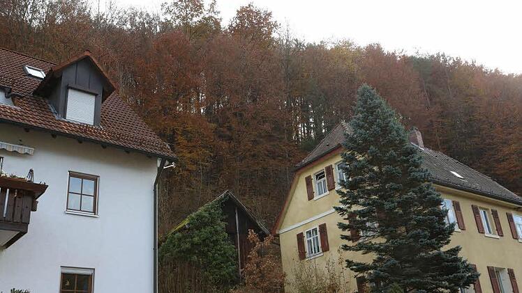 Die zwei betroffenen Häuser, die evakuiert werden müssen. Foto: Barbara Herbst