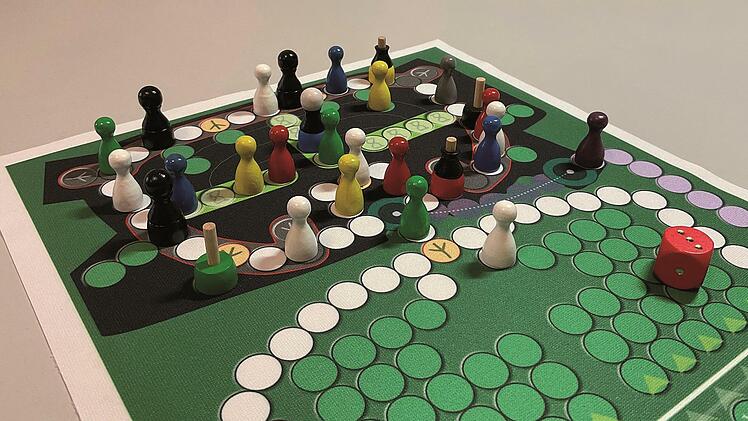 Gelingt es, in den Turm des B&ouml;sewichts einzudringen, um Frieden in der fiktiven "Rh&ouml;n" herzustellen? Darum geht es im neuen Gesellschaftsspiel "Rh&ouml;nHolde".