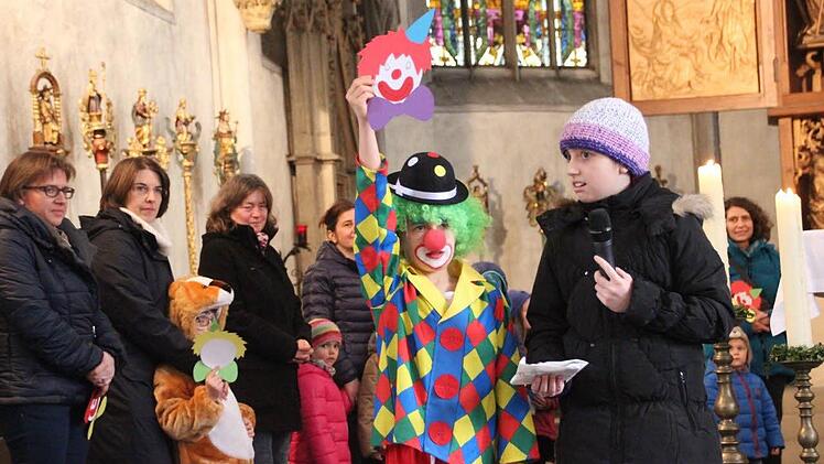 Die Kinder durften in Faschingskostümen in die Kinderkirche. Foto: Heike Beudert