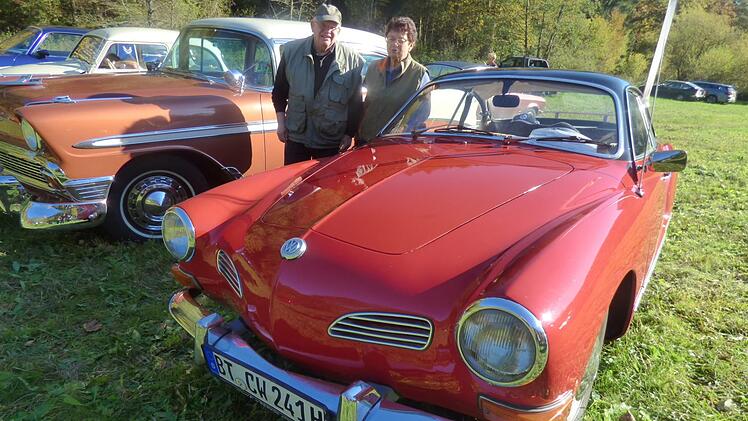 Gerhard Fischer aus Lichtenfels mit seinem Ford Mustang