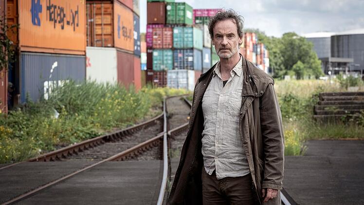 Wird Peter Faber (Jörg Hartmann) mal wieder zum Dortmunder Psycho-Kommissar? Die Eröffnungsszene des "Tatort: Abstellgleis" lässt dies vermuten. Später erfährt man, worum es in der Rückblende vom Anfang geht.