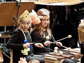 Untermalt wurde das Jahrmarktstreiben mit Xylofon-Klängen.